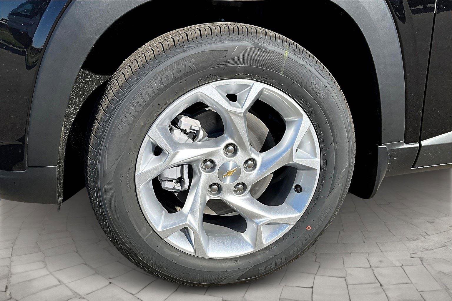 New 2026 Chevrolet Trax LS w/ LS Convenience Package image 12