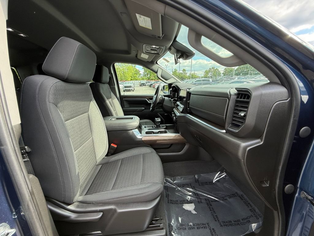 Used 2022 Chevrolet Silverado 1500 RST AWD/4WD image 27