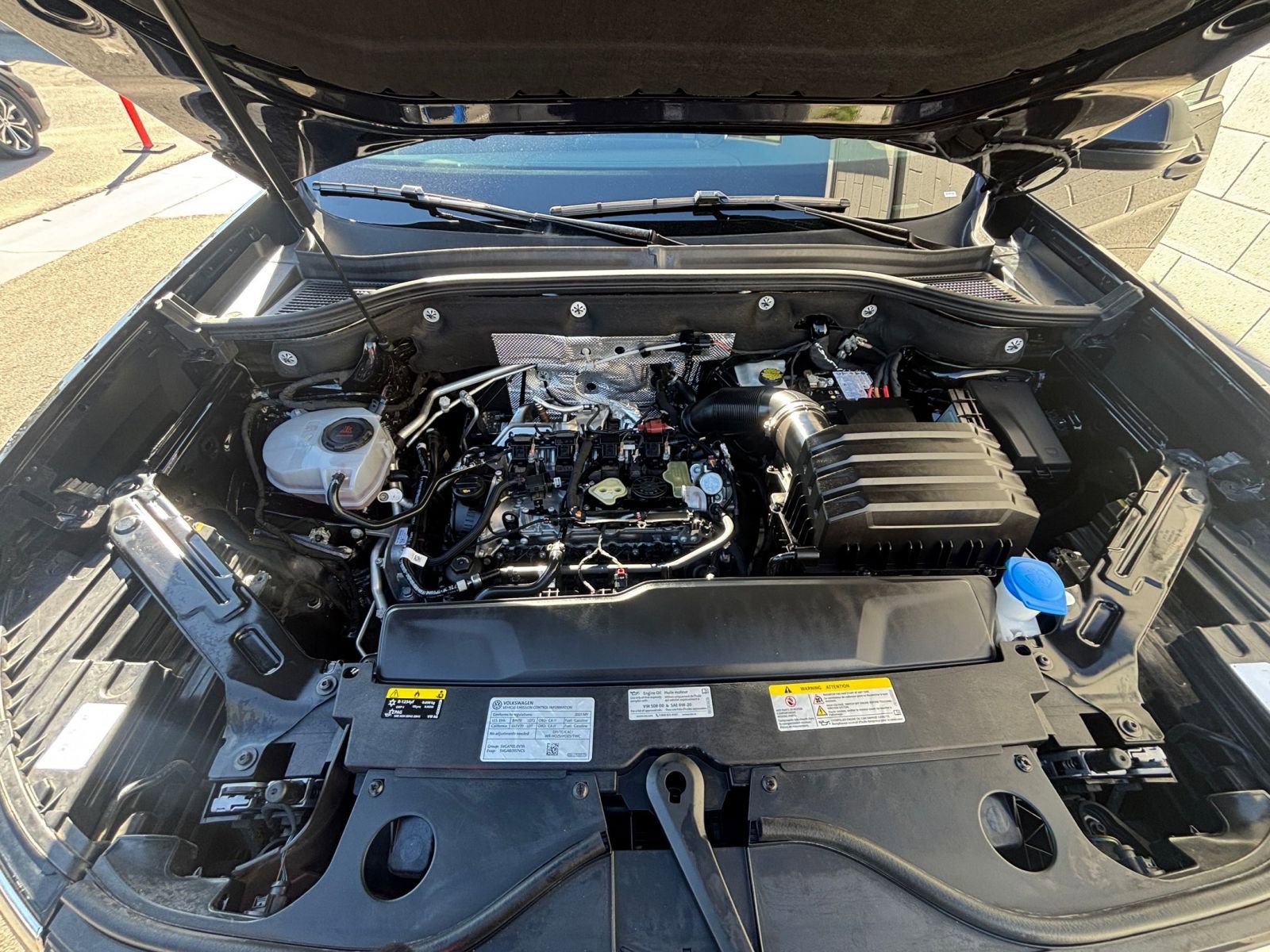 Used 2025 Volkswagen Atlas SE image 32