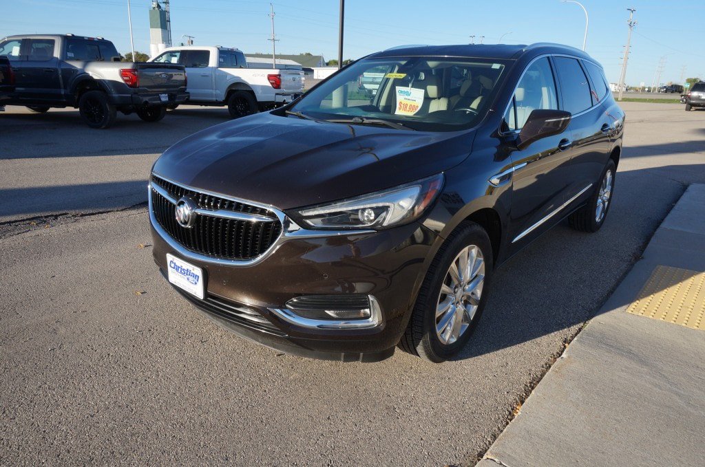 Used 2018 Buick Enclave Premium w/ Trailering Package AWD/4WD image 4