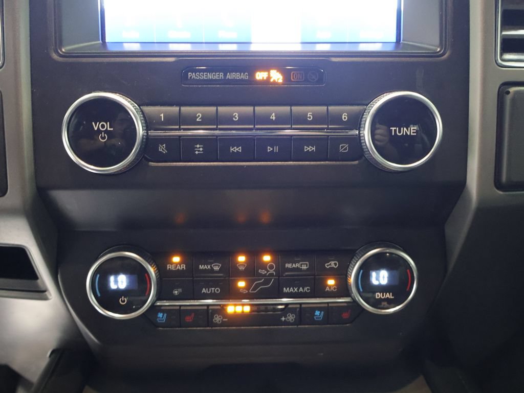 Used 2020 Ford Expedition XLT w/ Equipment Group 202A AWD/4WD image 38