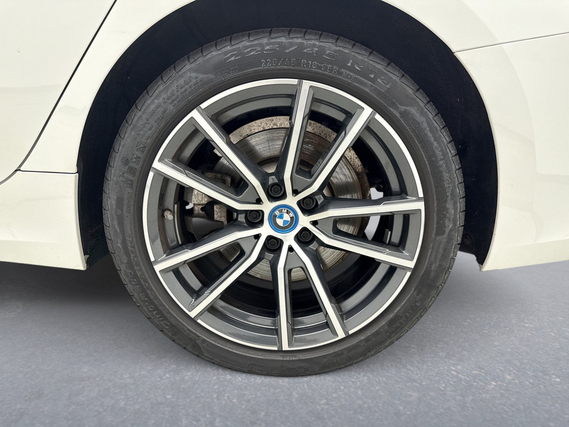 Used 2022 BMW 330e xDrive w/ Driving Assistance Package AWD/4WD image 26