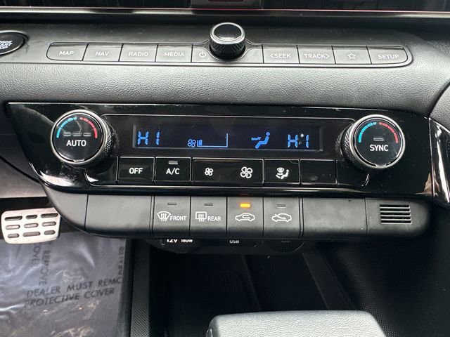 Used 2025 Hyundai Elantra SEL image 36