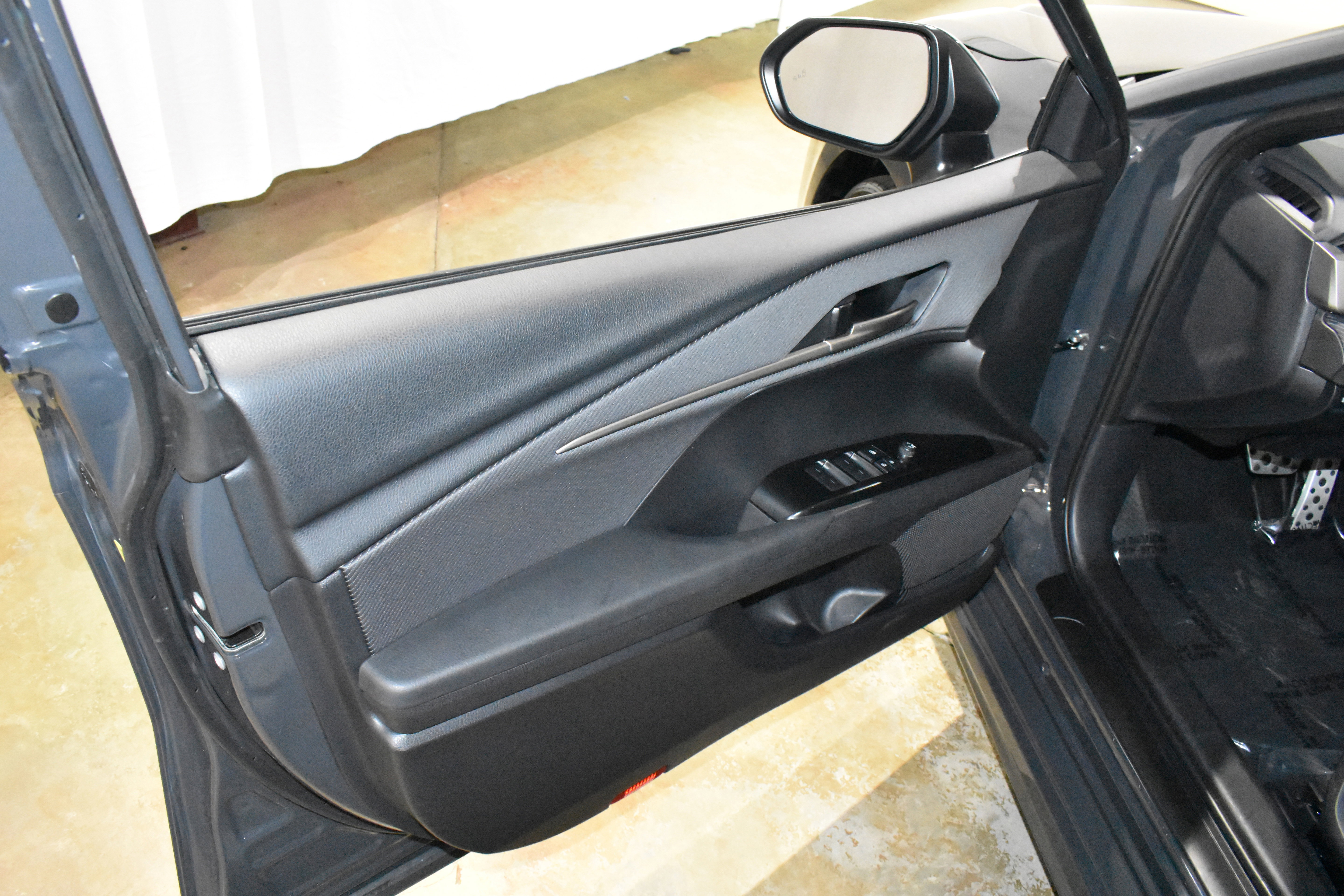 Used 2025 Toyota Camry SE image 22