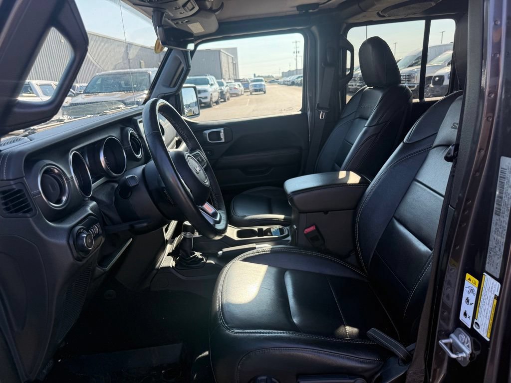 Used 2019 Jeep Wrangler Unlimited Sahara AWD/4WD image 5