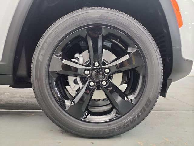 New 2025 Jeep Grand Cherokee Altitude image 38