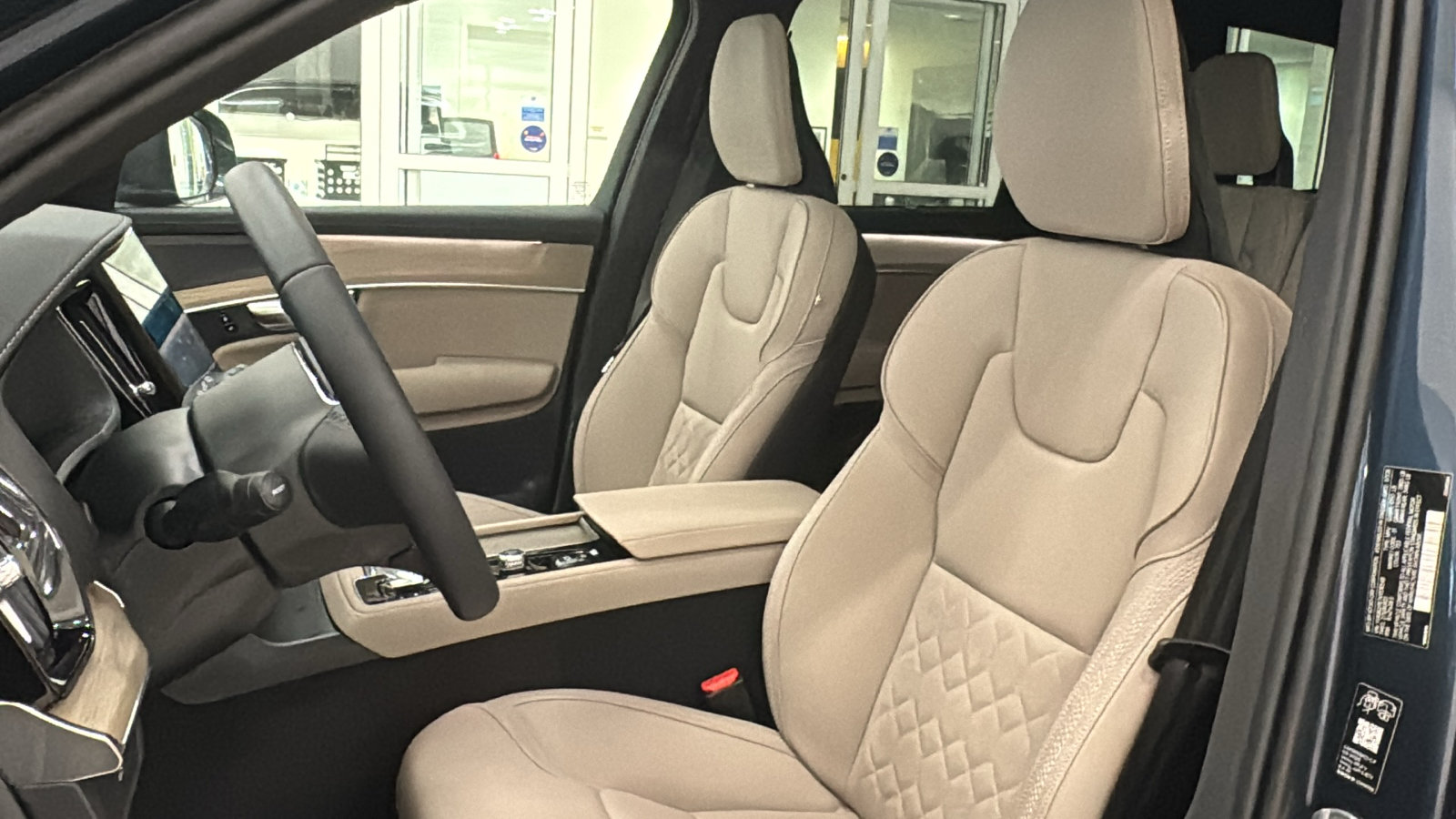 New 2027 Volvo XC90 B6 Plus AWD/4WD image 23