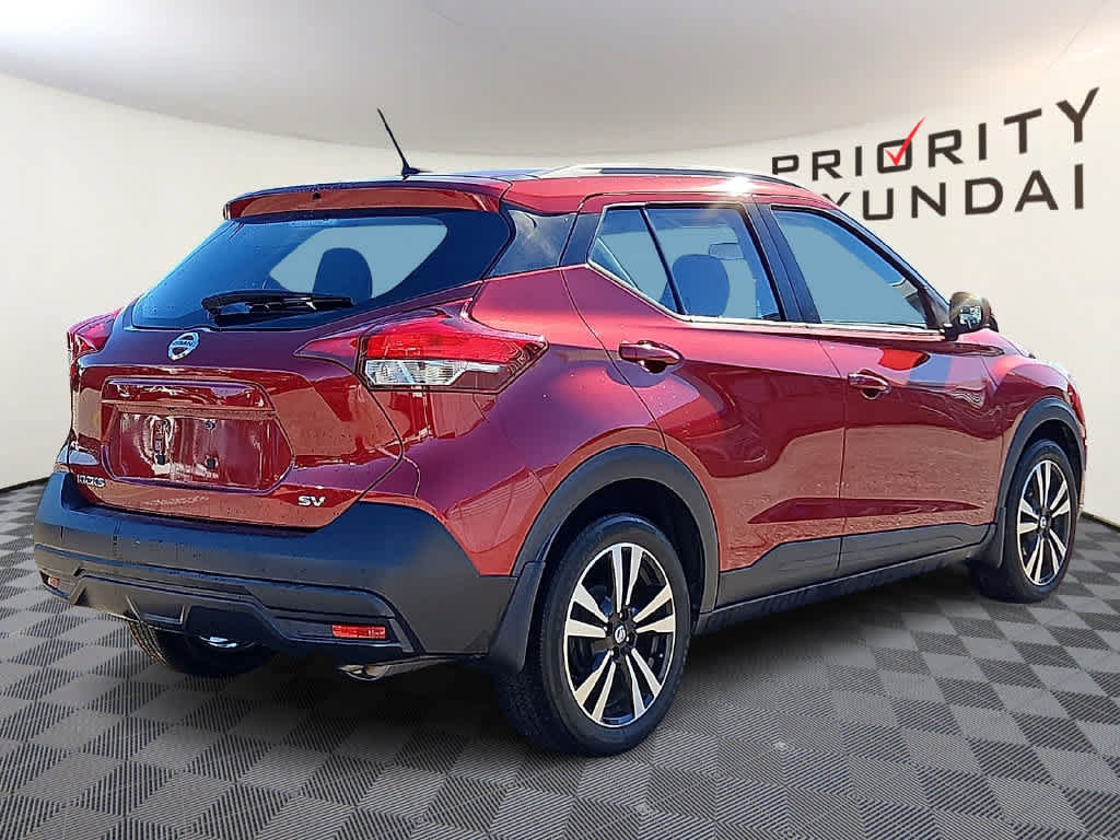 Used 2018 Nissan Kicks SV FWD image 4