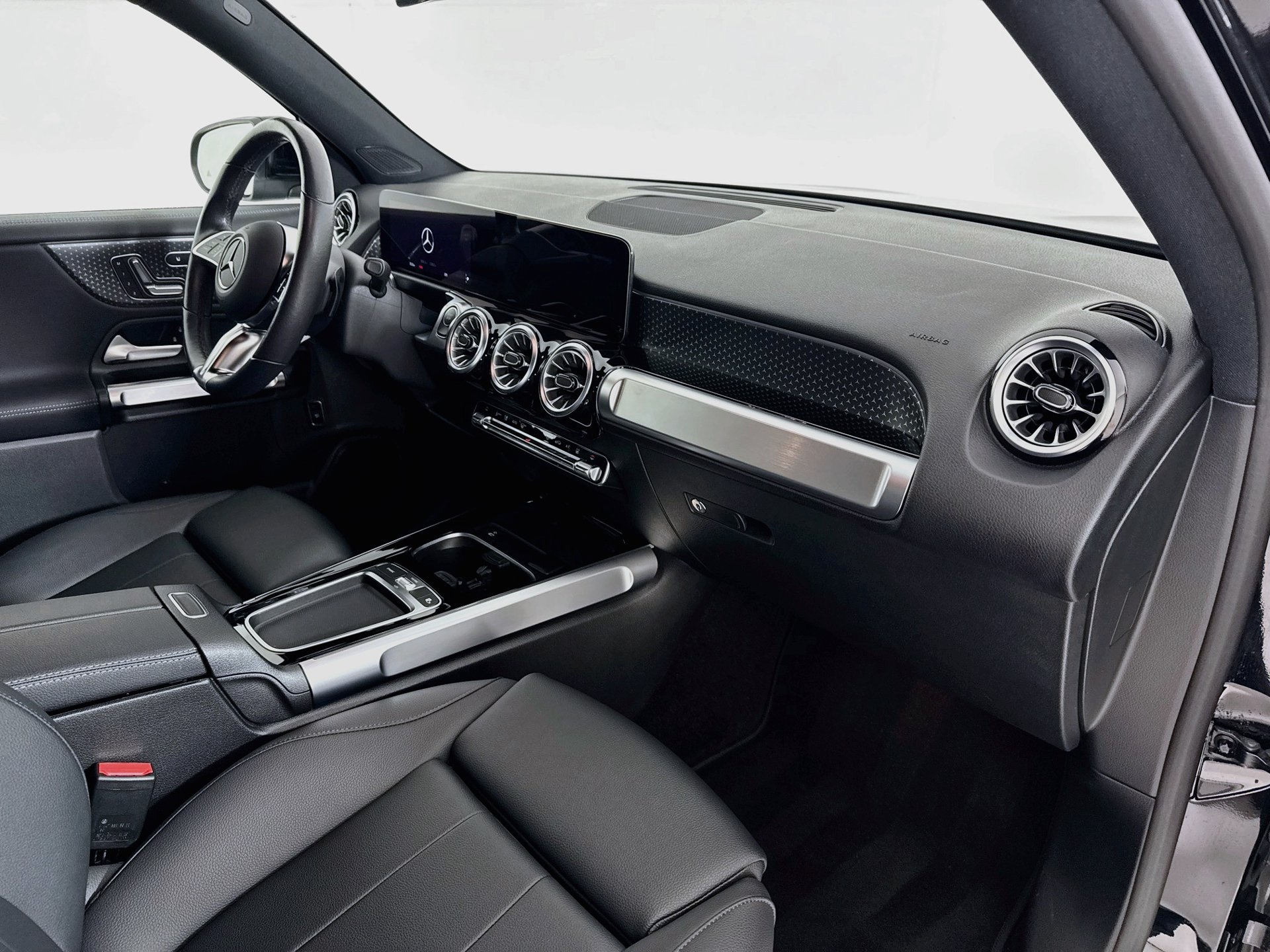 Certified 2024 Mercedes-Benz EQB 250+ image 31