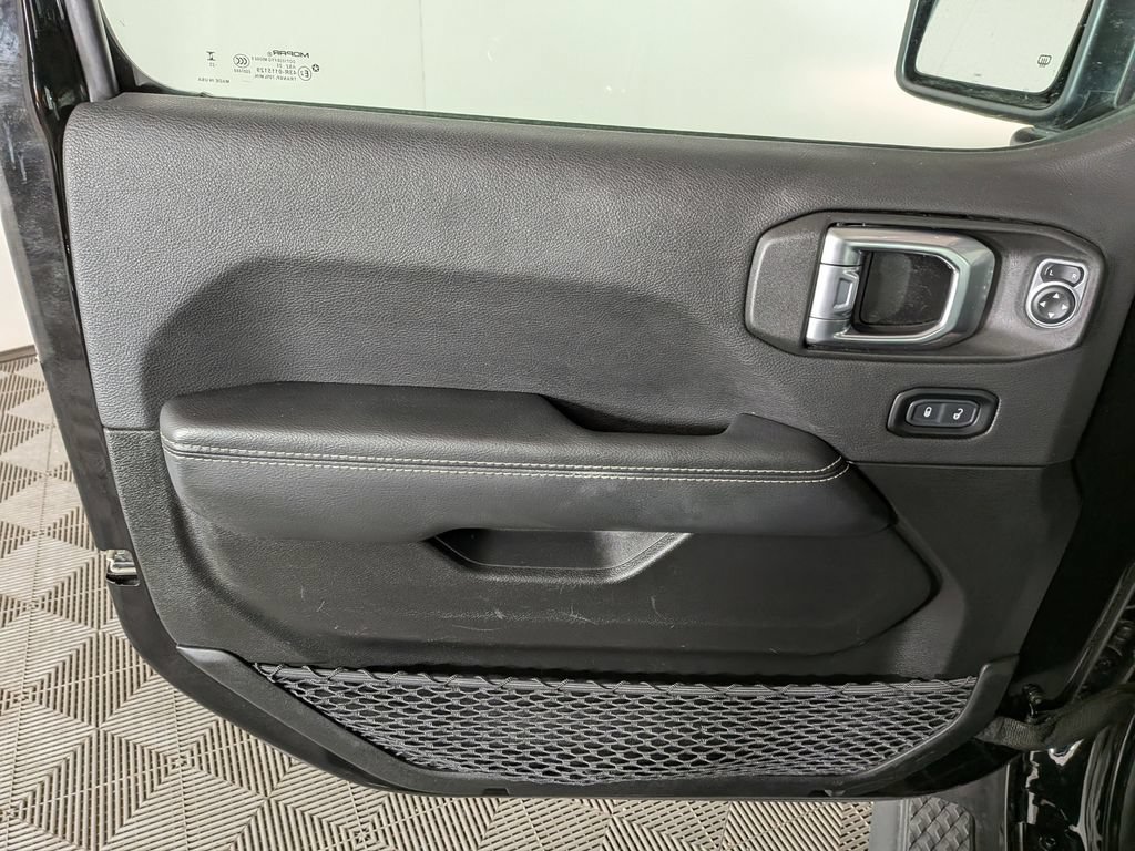 Certified 2023 Jeep Gladiator Overland AWD/4WD image 14