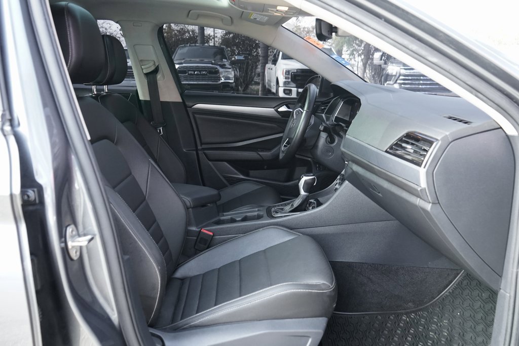 Used 2022 Volkswagen Jetta SE image 40