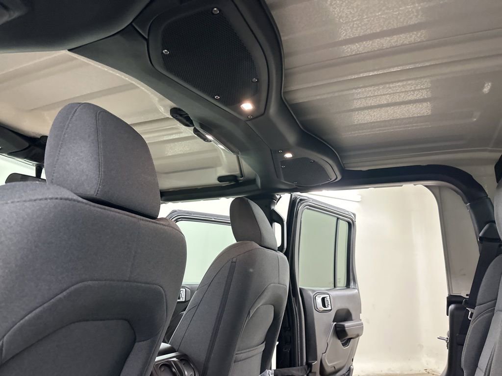 Used 2025 Jeep Gladiator Sport image 28