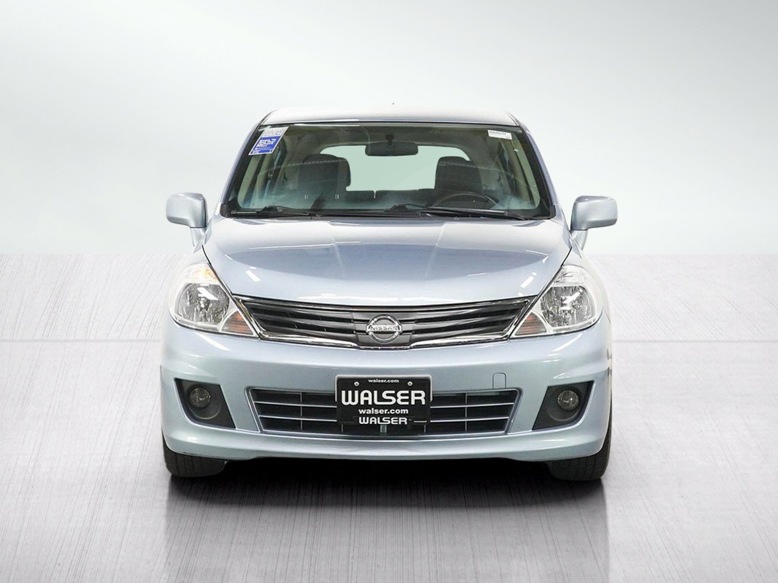 Used 2011 Nissan Versa Hatchback w/ Premium Pkg FWD image 8