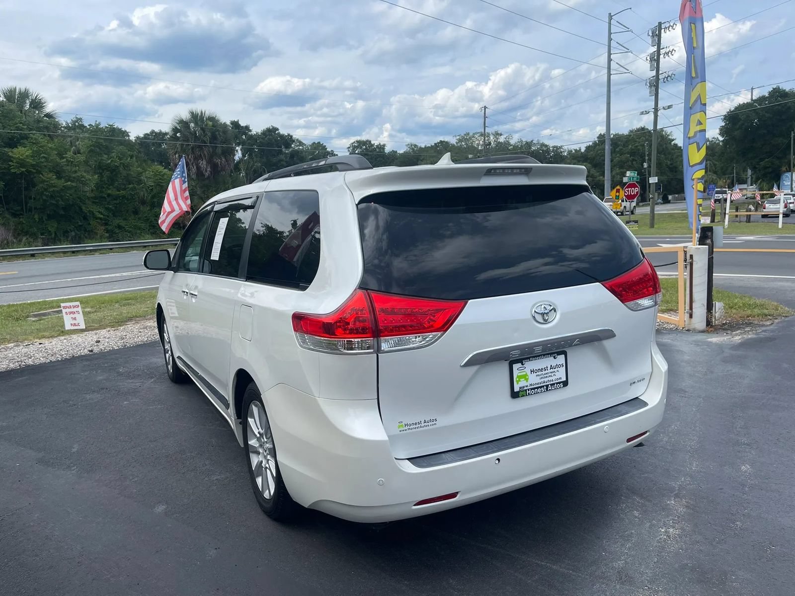 Used 2013 Toyota Sienna Limited w/ Advanced Technology Pkg FWD image 10