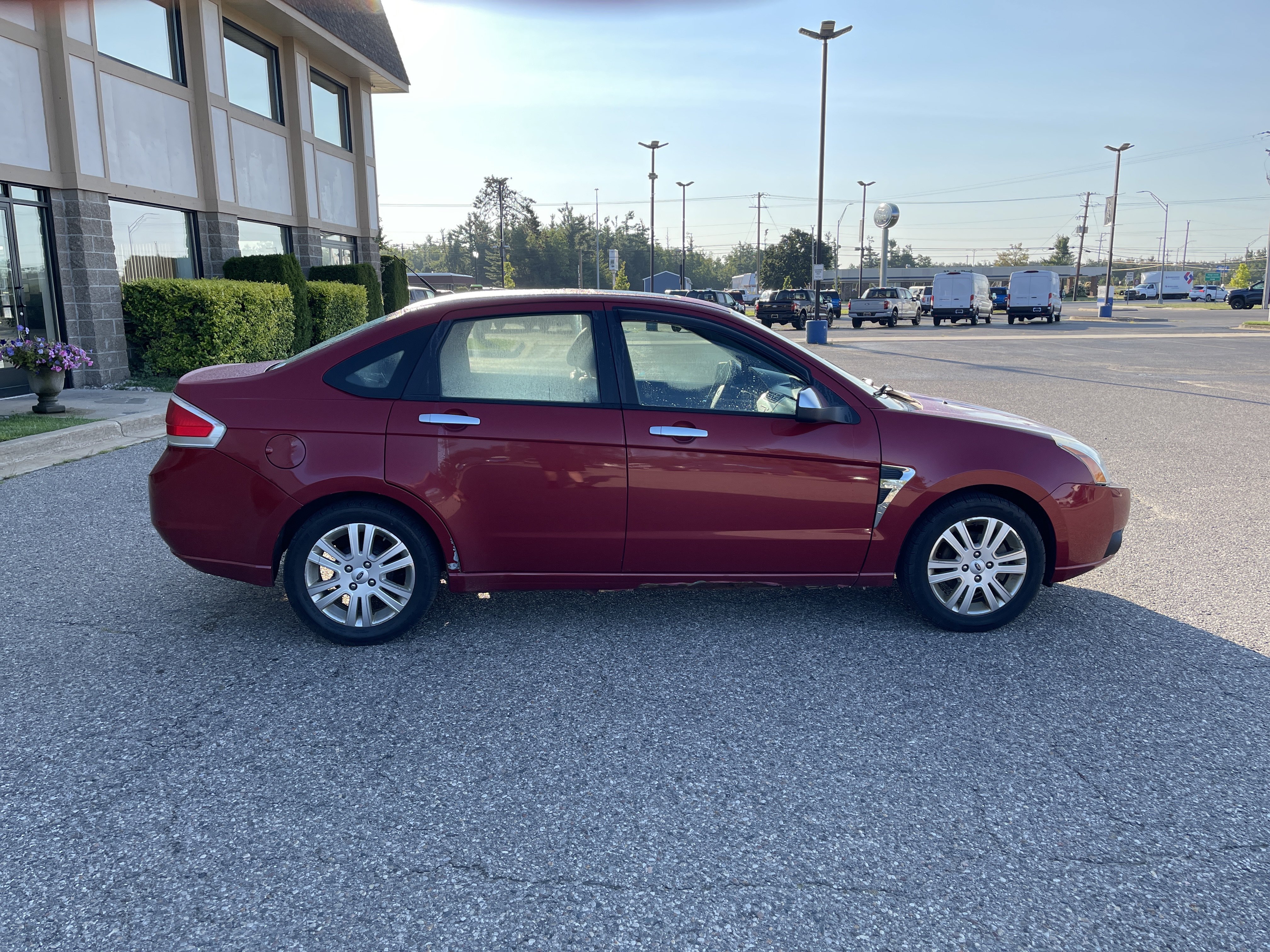 Used 2009 Ford Focus SEL FWD image 3