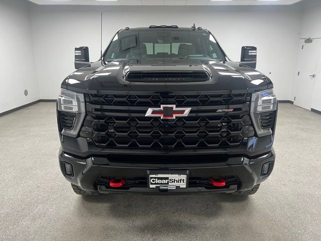 Used 2024 Chevrolet Silverado 2500 ZR2 w/ Technology Package AWD/4WD image 3