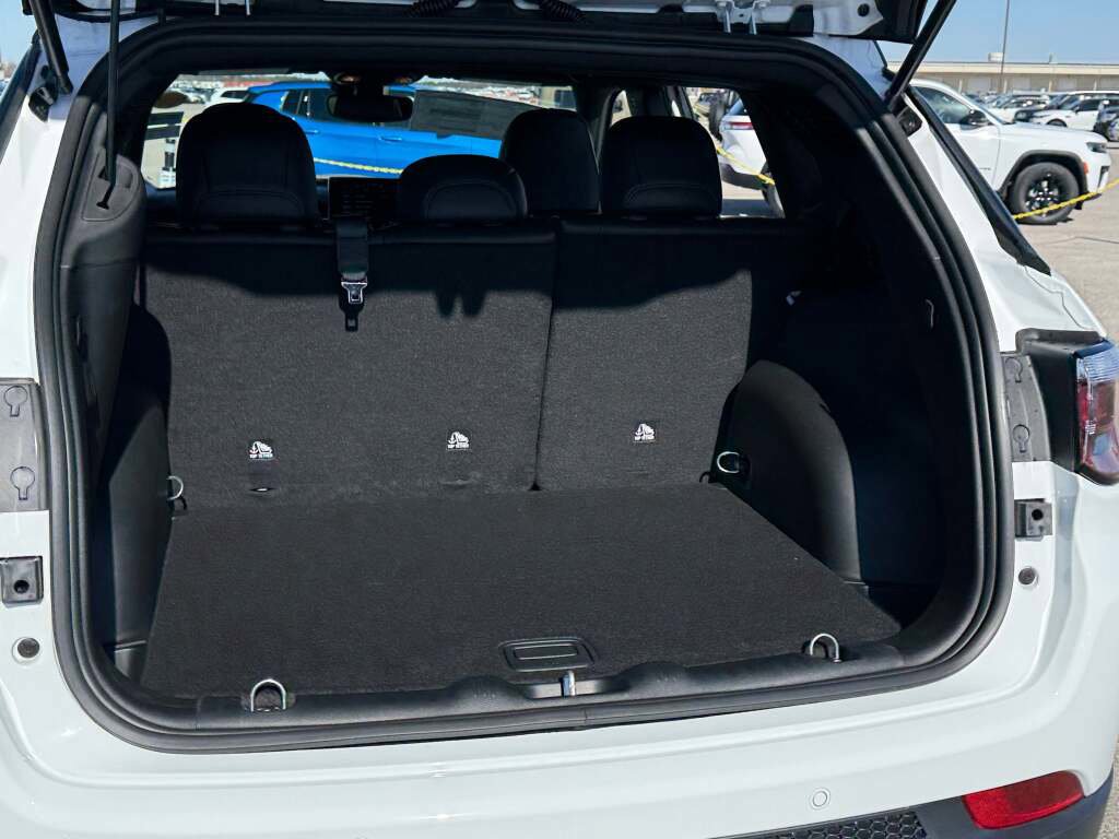 New 2026 Jeep Compass Trailhawk image 27