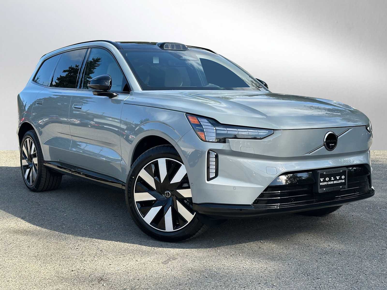 New 2025 Volvo EX90 Plus image 1