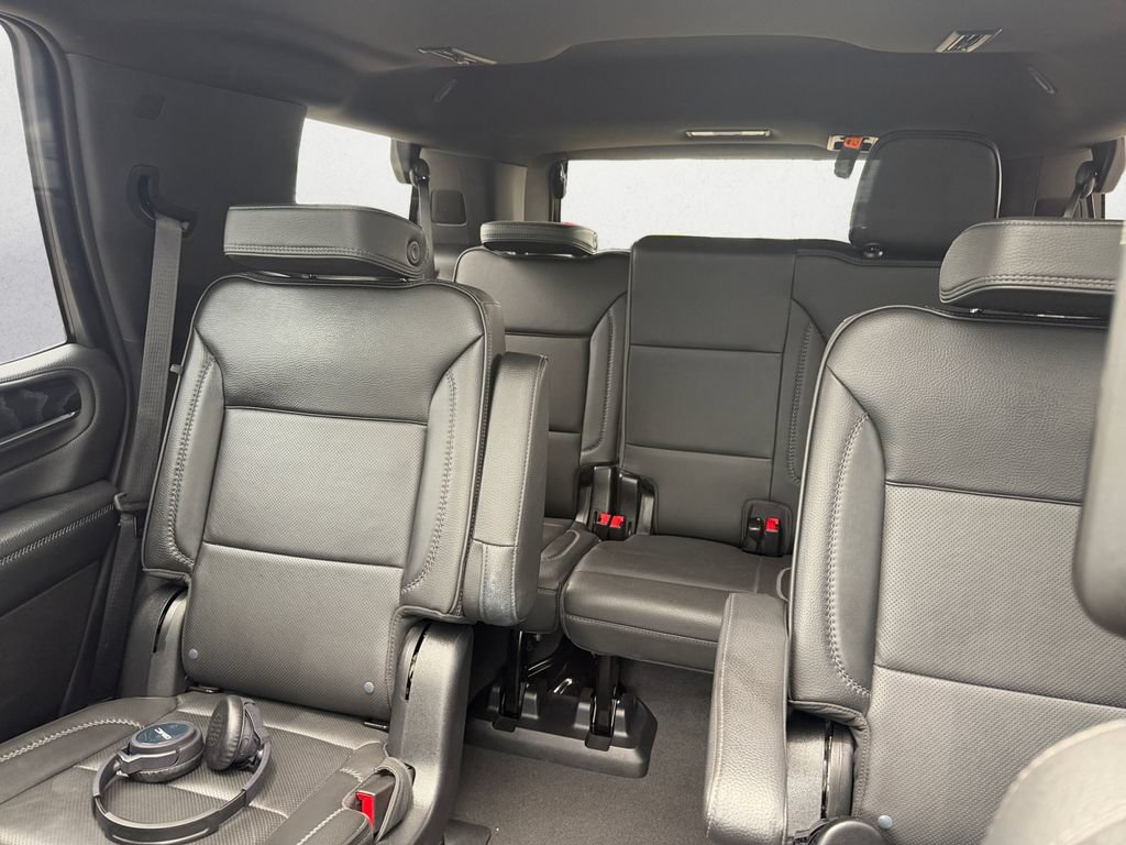 Used 2023 GMC Yukon Denali w/ Advanced Technology Package AWD/4WD image 13