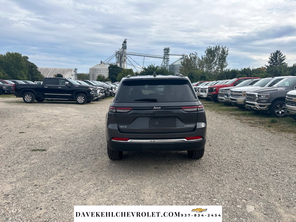 Used 2024 Jeep Grand Cherokee Limited w/ Trailer Tow Package AWD/4WD image 5