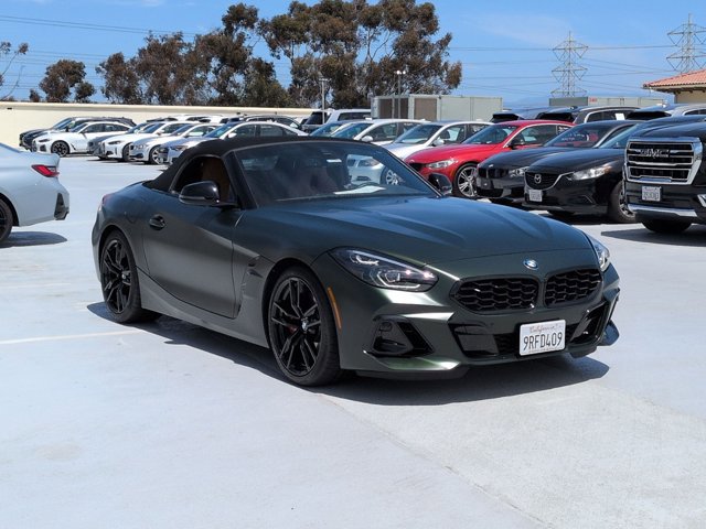 Certified 2025 BMW Z4 M40i w/ Edition RWD image 3