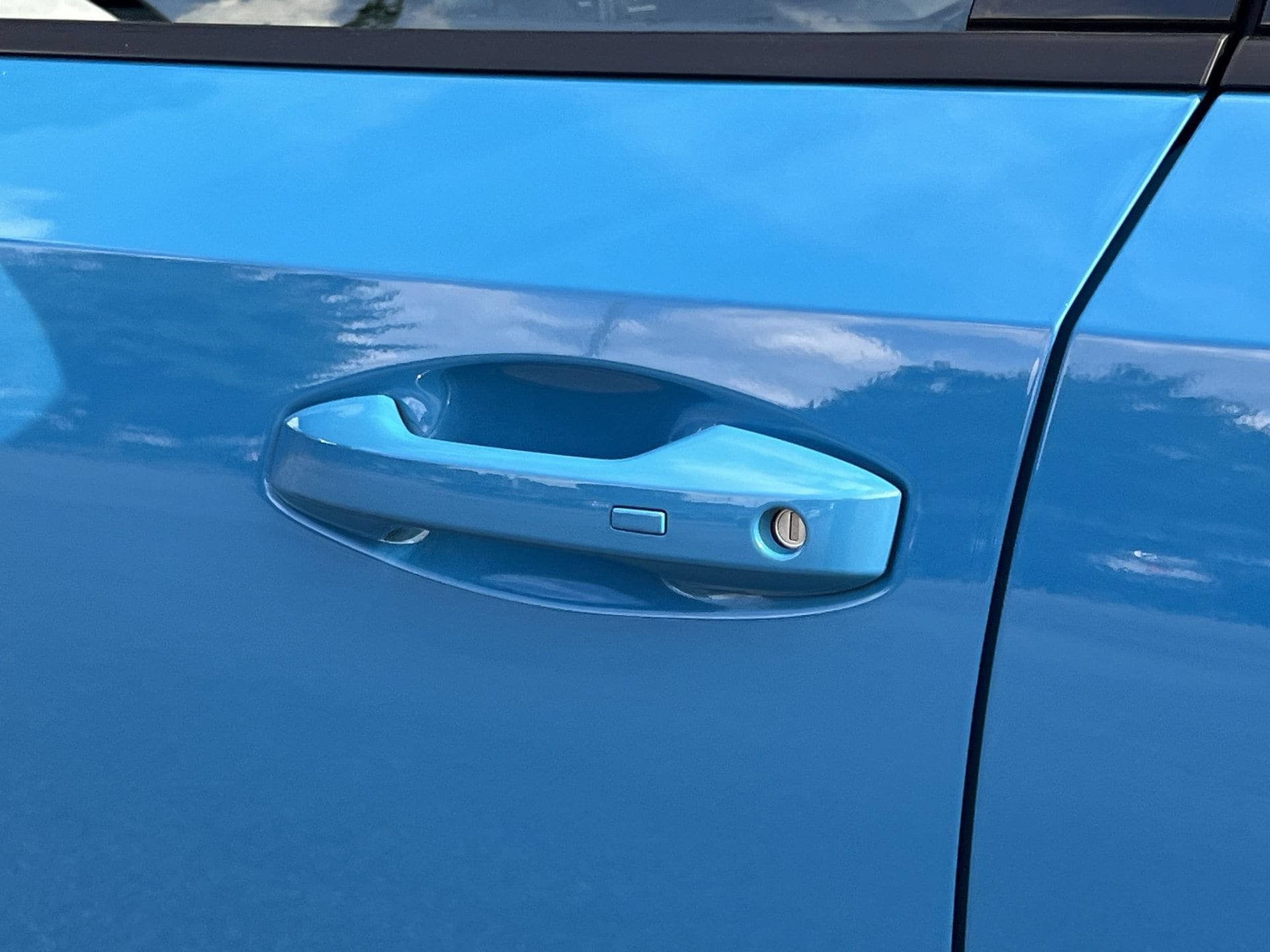 Certified 2025 Nissan Kicks SR FWD image 31
