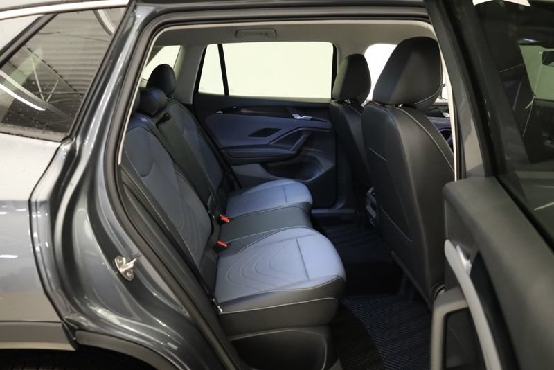 New 2026 Volkswagen Tiguan SE AWD/4WD image 29