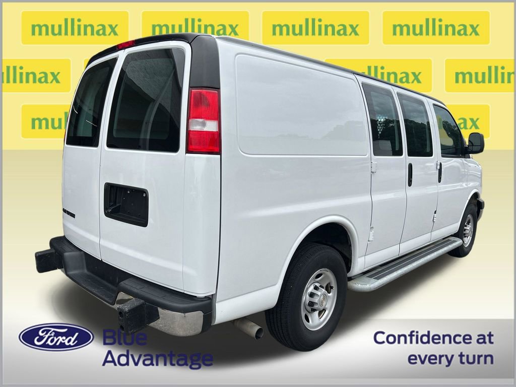 Used 2024 Chevrolet Express 2500 w/ Driver Convenience Package RWD image 2