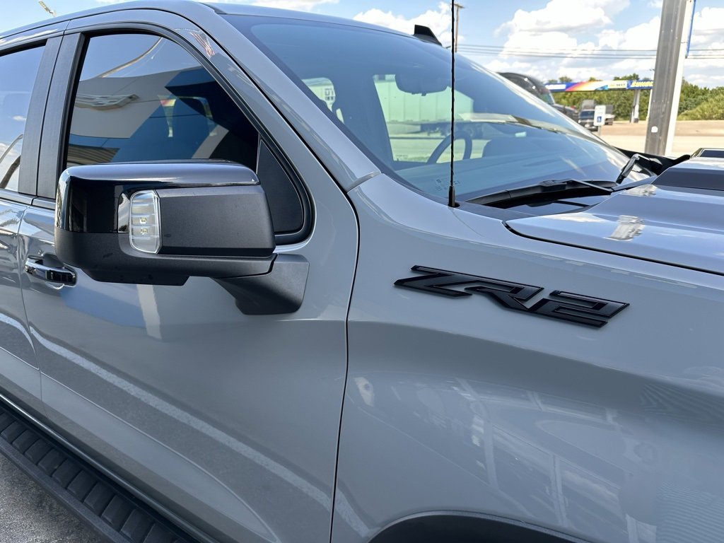 Used 2025 Chevrolet Silverado 1500 ZR2 w/ Technology Package image 10