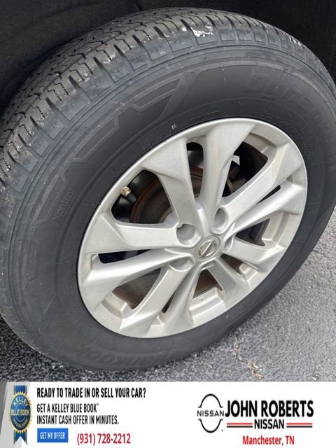 Used 2016 Nissan Rogue SV w/ SV Premium Package image 11