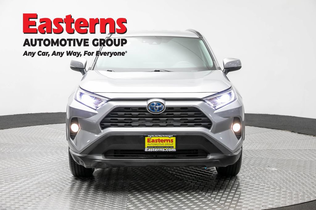 Used 2021 Toyota RAV4 XLE w/ XLE Grade Weather Package AWD/4WD image 2