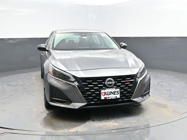 Used 2023 Nissan Altima 2.5 SR image 2