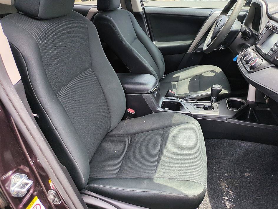 Used 2016 Toyota RAV4 LE FWD image 31