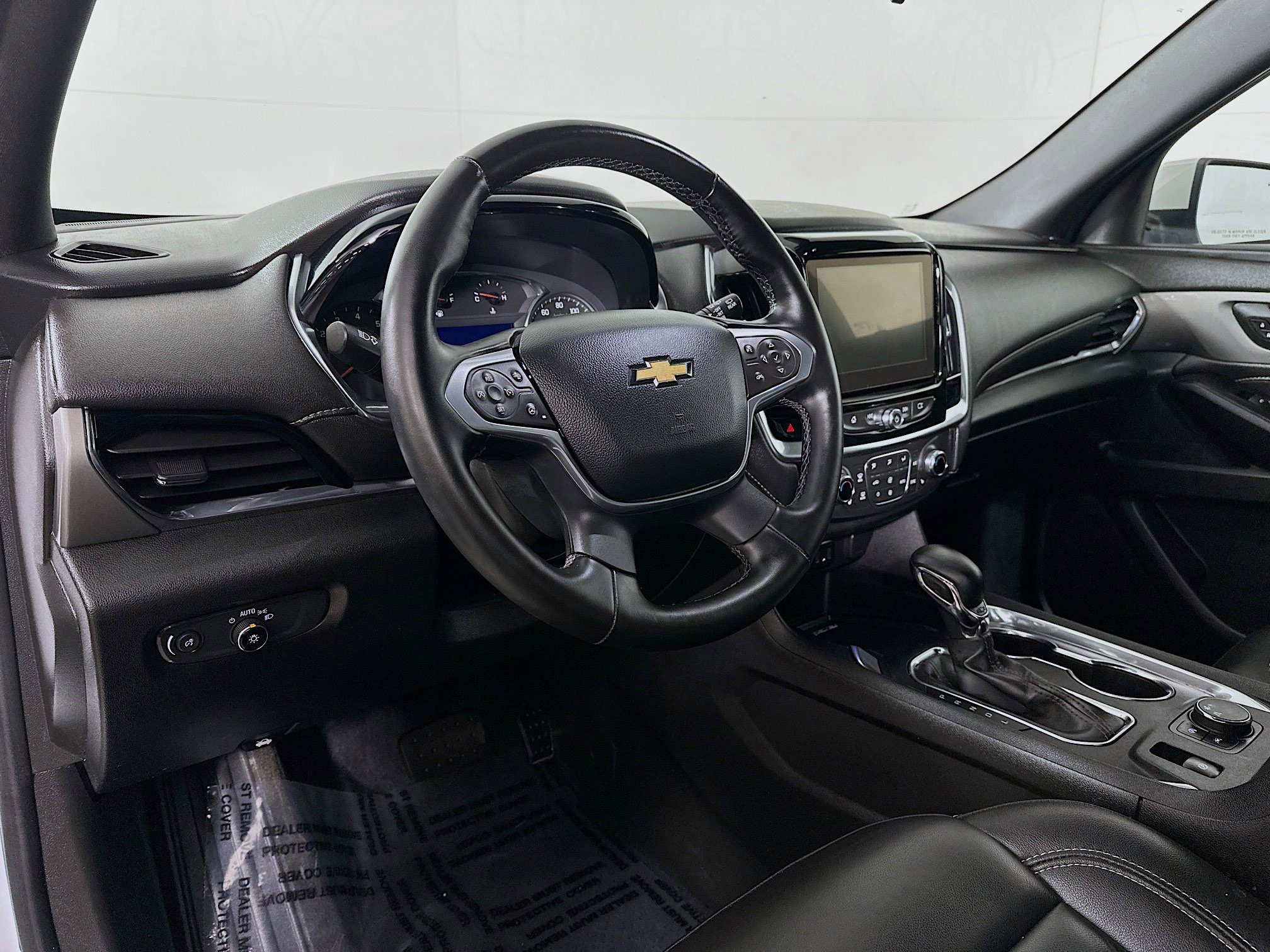 Used 2023 Chevrolet Traverse LT image 9