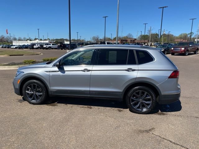 Used 2023 Volkswagen Tiguan SE image 8