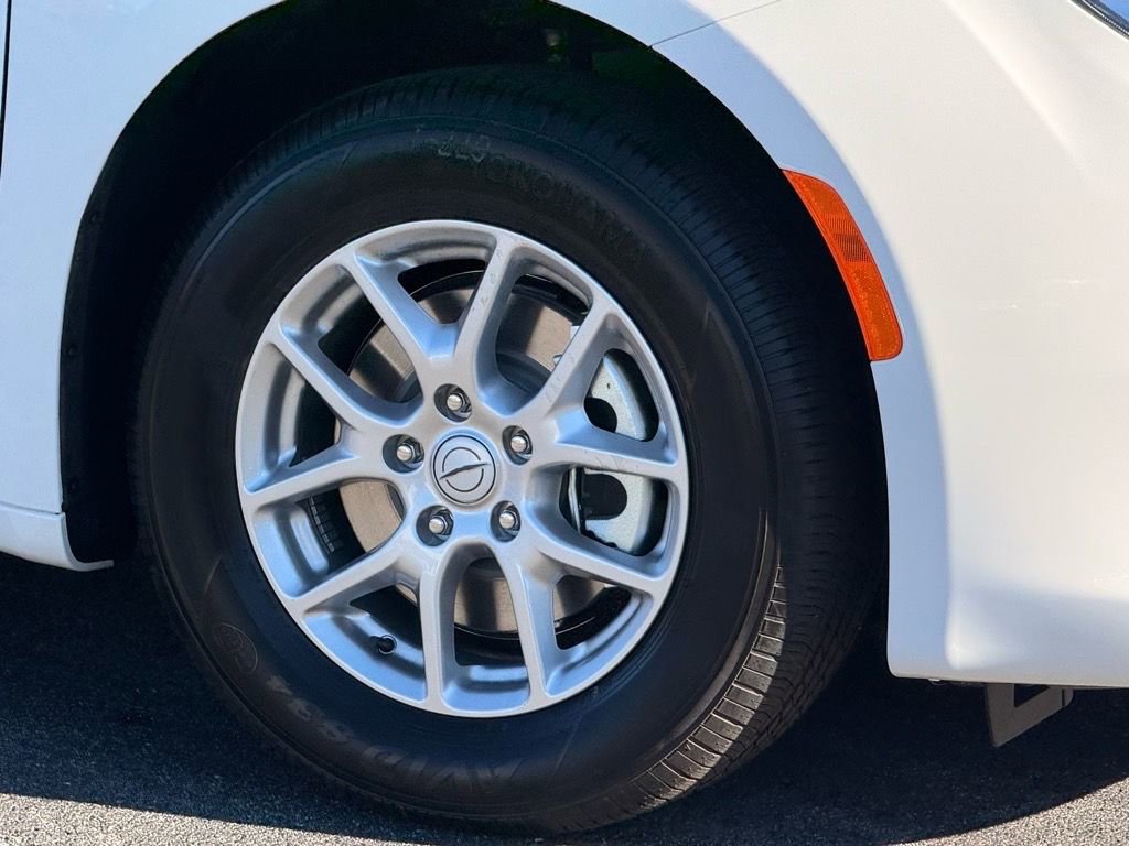 New 2026 Chrysler Voyager LX FWD image 18