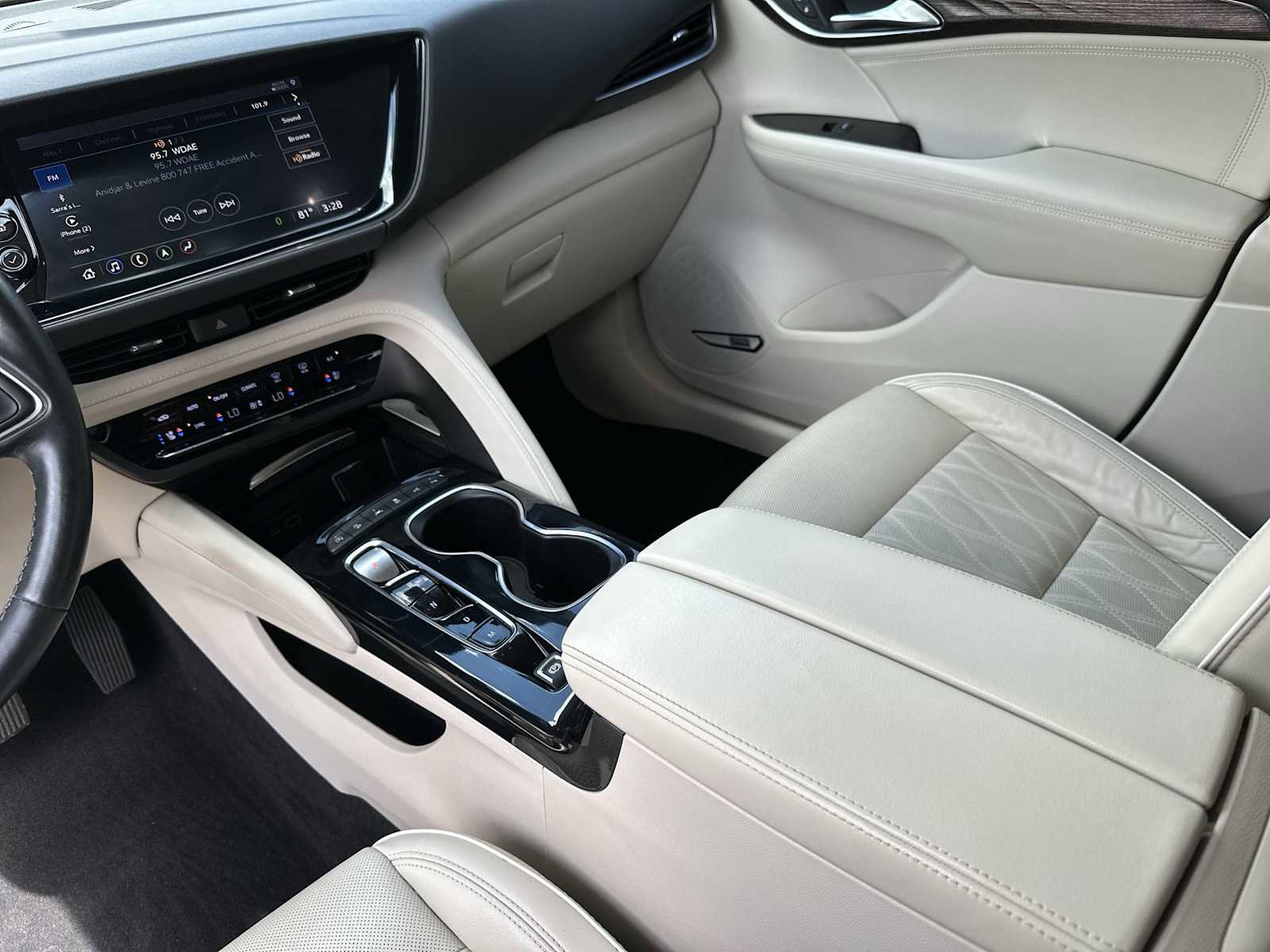 Certified 2021 Buick Envision Avenir w/ Technology Package II AWD/4WD image 22