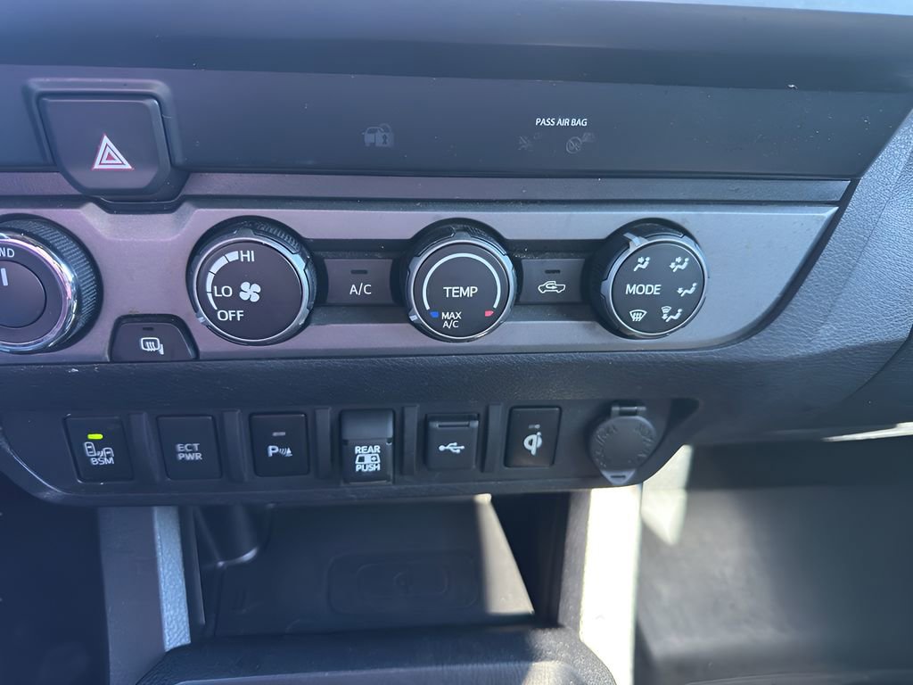 Used 2020 Toyota Tacoma TRD Off-Road w/ Technology Package image 22