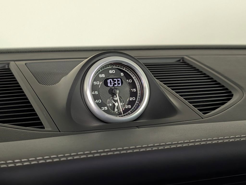Certified 2023 Porsche Macan S image 31