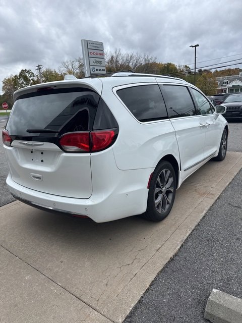 Certified 2018 Chrysler Pacifica Limited w/ Advanced Safetytec Group image 7