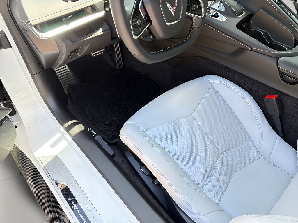 Used 2024 Chevrolet Corvette Stingray Coupe RWD image 28