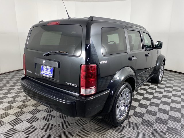 Used 2011 Dodge Nitro Heat AWD/4WD image 3