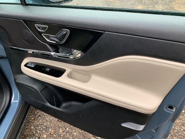 New 2026 Lincoln Corsair Reserve w/ Jet Appearance Package AWD/4WD image 13