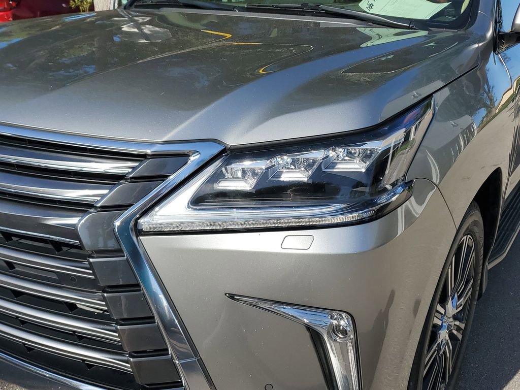 Used 2019 Lexus LX 570 4WD w/ Luxury Package image 10