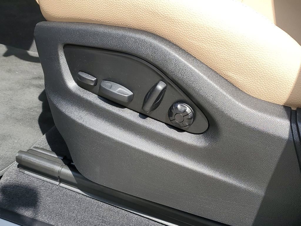 Certified 2025 Porsche Cayenne E-Hybrid image 15