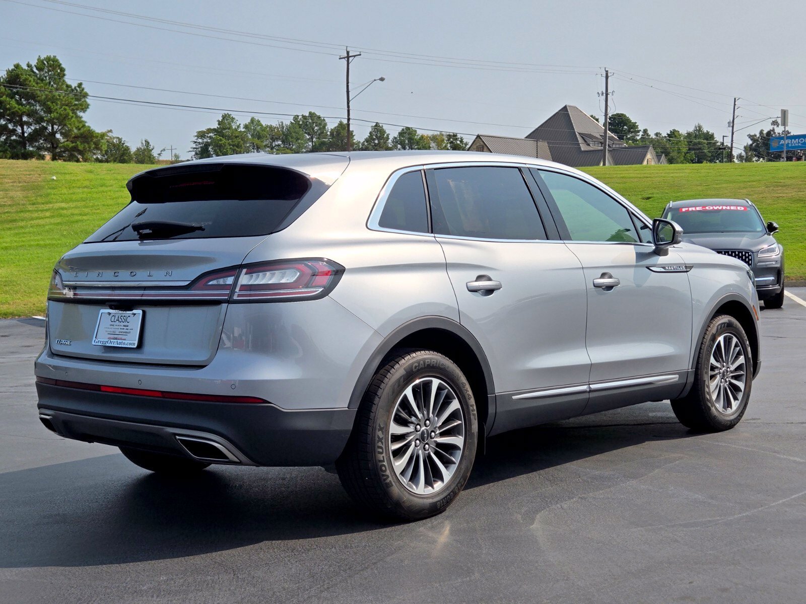 Used 2023 Lincoln Nautilus Reserve w/ Cargo Utility Package FWD image 5