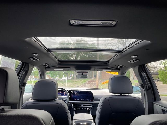 Used 2025 Chevrolet Traverse High Country image 43