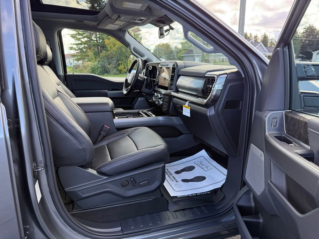 New 2026 Ford F350 Lariat image 30