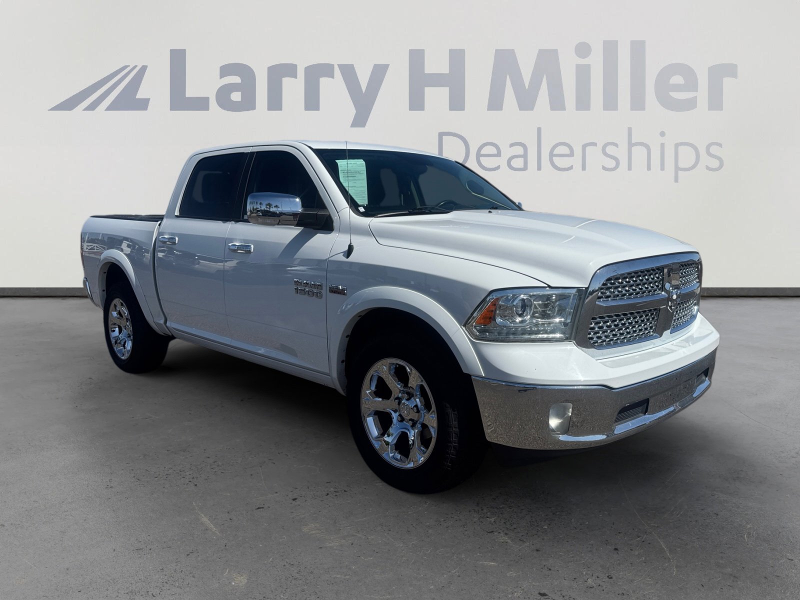 Used 2018 RAM 1500 Laramie AWD/4WD image 7