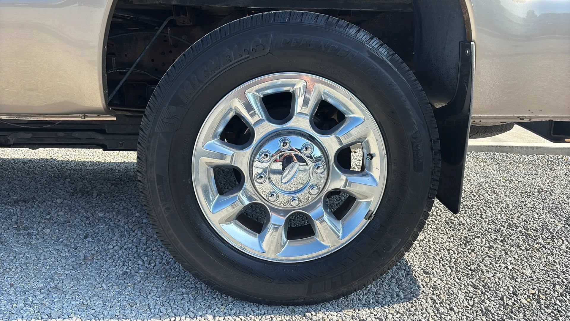Used 2011 Ford F250 Lariat w/ Lariat Interior Pkg AWD/4WD image 2